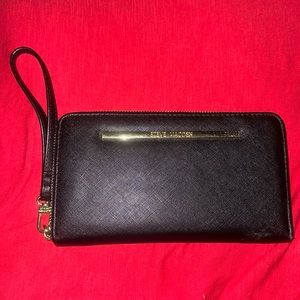 Steve madden wristlet
